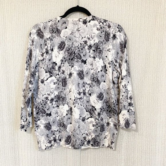 Talbots Cardigan White Gray Floral Print Long Sleeve Medium NEW - Picture 3 of 10